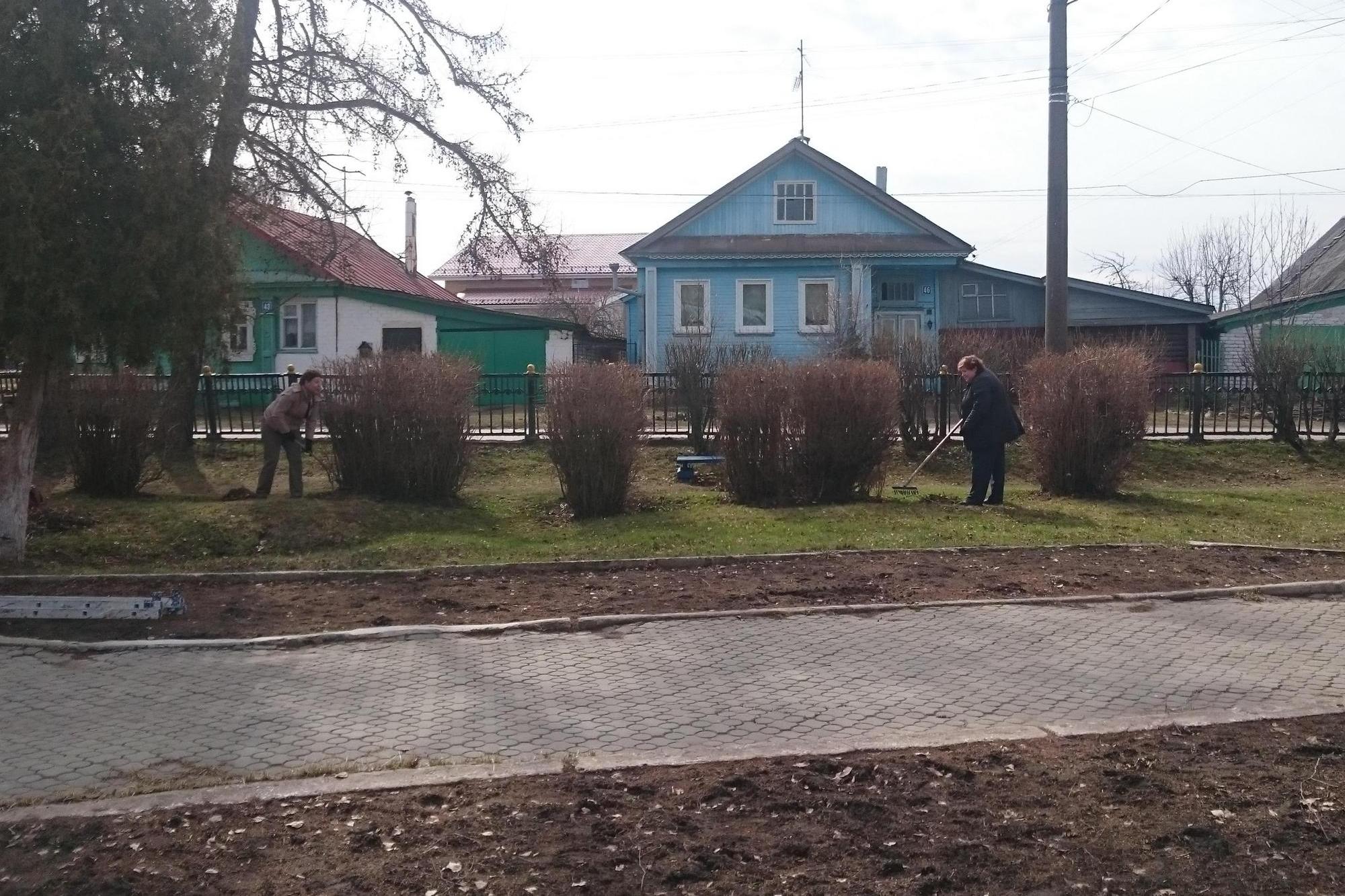 Сквер у памятника участникам Великой Отечественной войны
